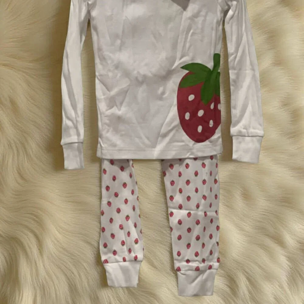 Gymboree NWT White knit Pajamas Embroidered  Strawberries Long Sleeves Pants 6